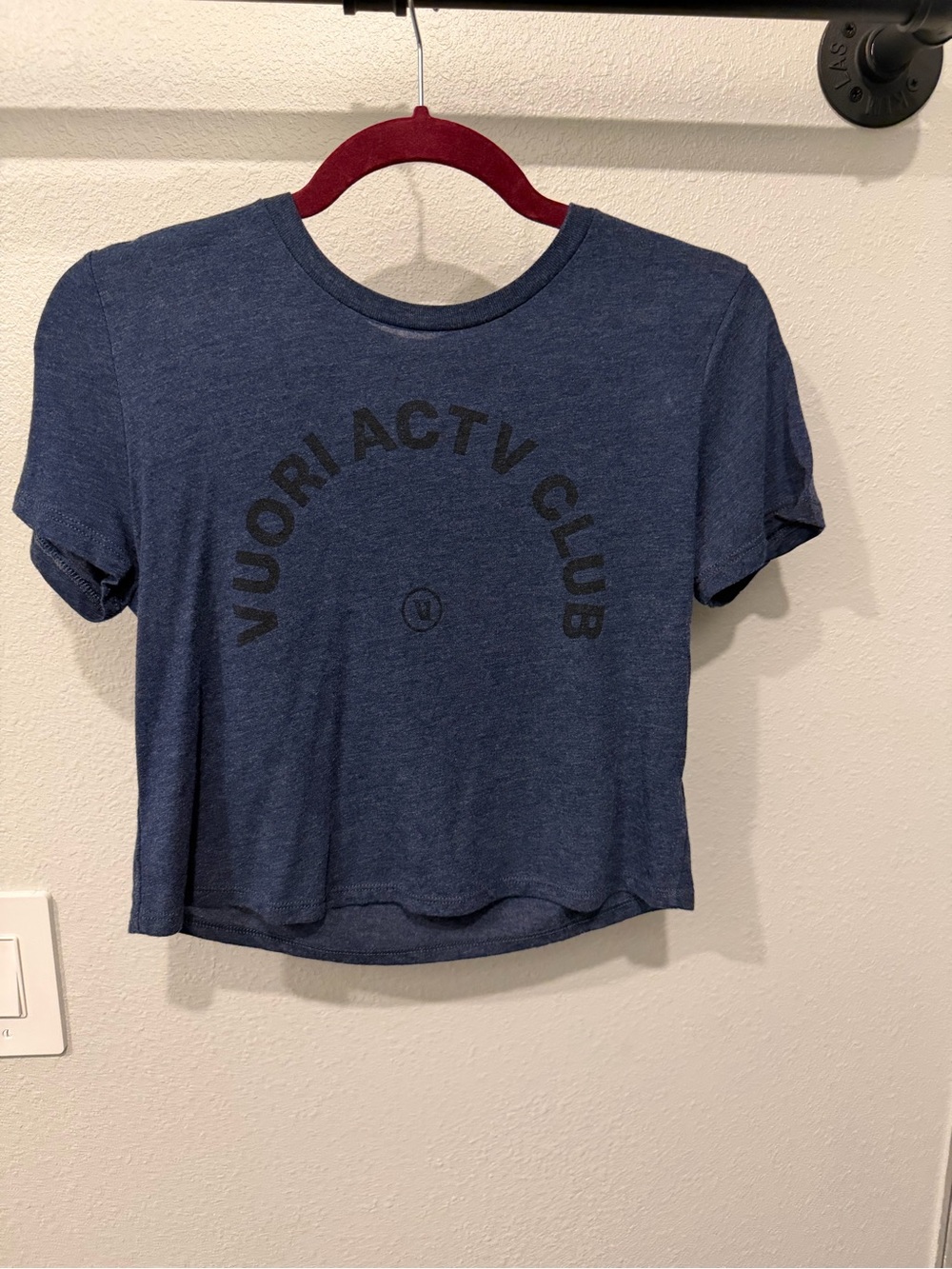 Vuori XS Cropped Graphic Tee